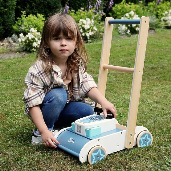 Tondeuse en bois avec son Adam Toys