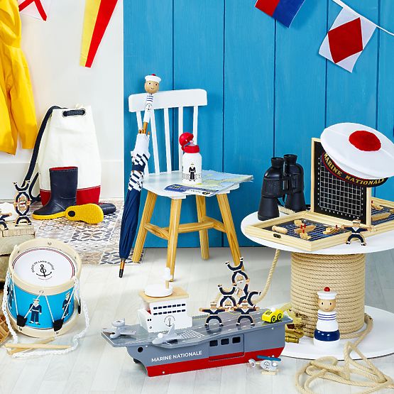 Vilac Porte-avions en bois avec accessoires