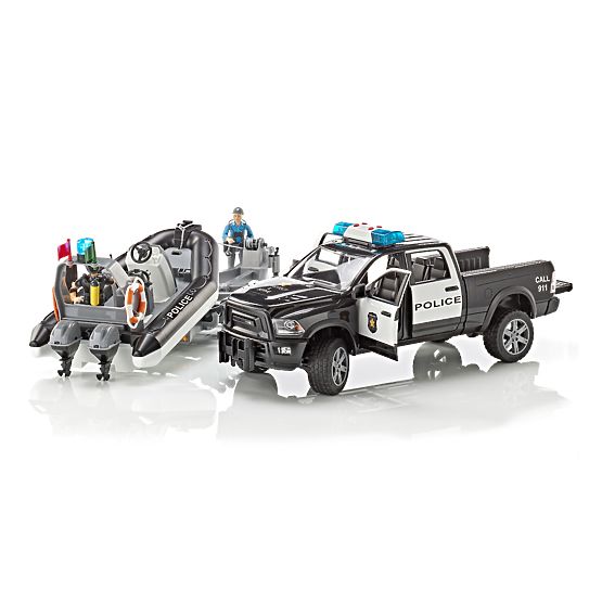 Voiture de police Bruder RAM avec bateau et deux figurines