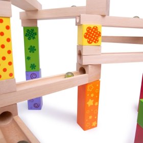 Bigjigs Toys Piste de balles colorées en bois, Bigjigs Toys