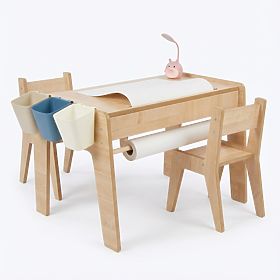 Ensemble de table et deux chaises pour enfants avec accessoires