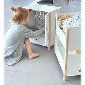 small foot Armoire pour poupées Little Button