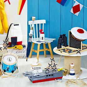 Vilac Porte-avions en bois avec accessoires, Vilac